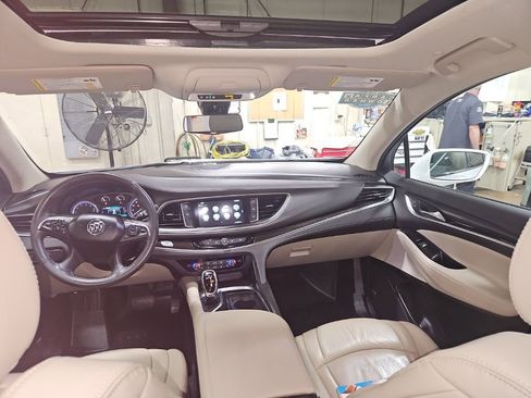 Used 2018 Buick Enclave Premium AWD/4WD image 23