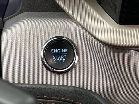 Used 2025 Ford Explorer Active RWD image 61