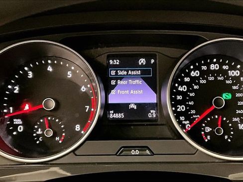 Used 2021 Volkswagen Tiguan S image 37