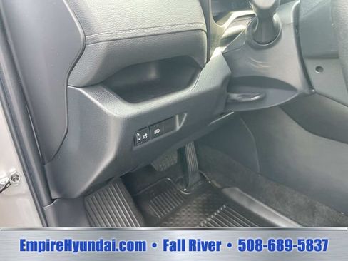 Used 2023 Toyota RAV4 LE AWD/4WD image 20