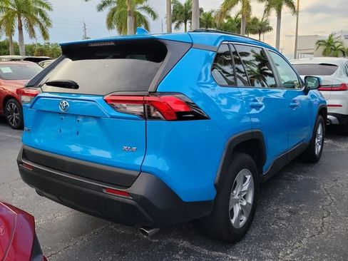 Used 2020 Toyota RAV4 XLE FWD image 3