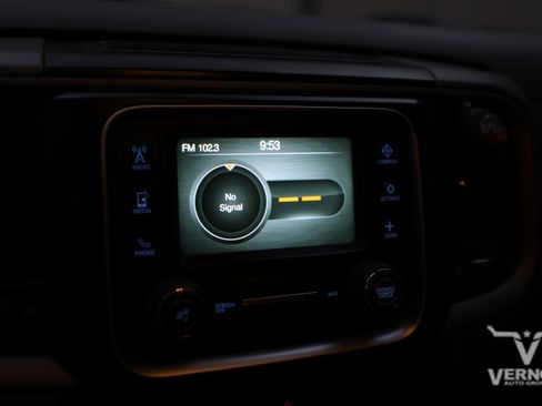 Used 2015 RAM 2500 Tradesman w/ Chrome Appearance Group image 25