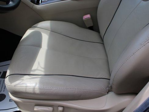 Used 2013 Toyota Venza XLE FWD image 20
