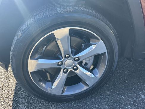 Used 2021 Jeep Grand Cherokee L Limited image 12