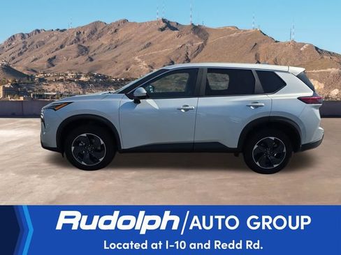 Used 2025 Nissan Rogue SV AWD/4WD image 2