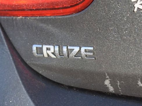 Certified 2017 Chevrolet Cruze LT image 13