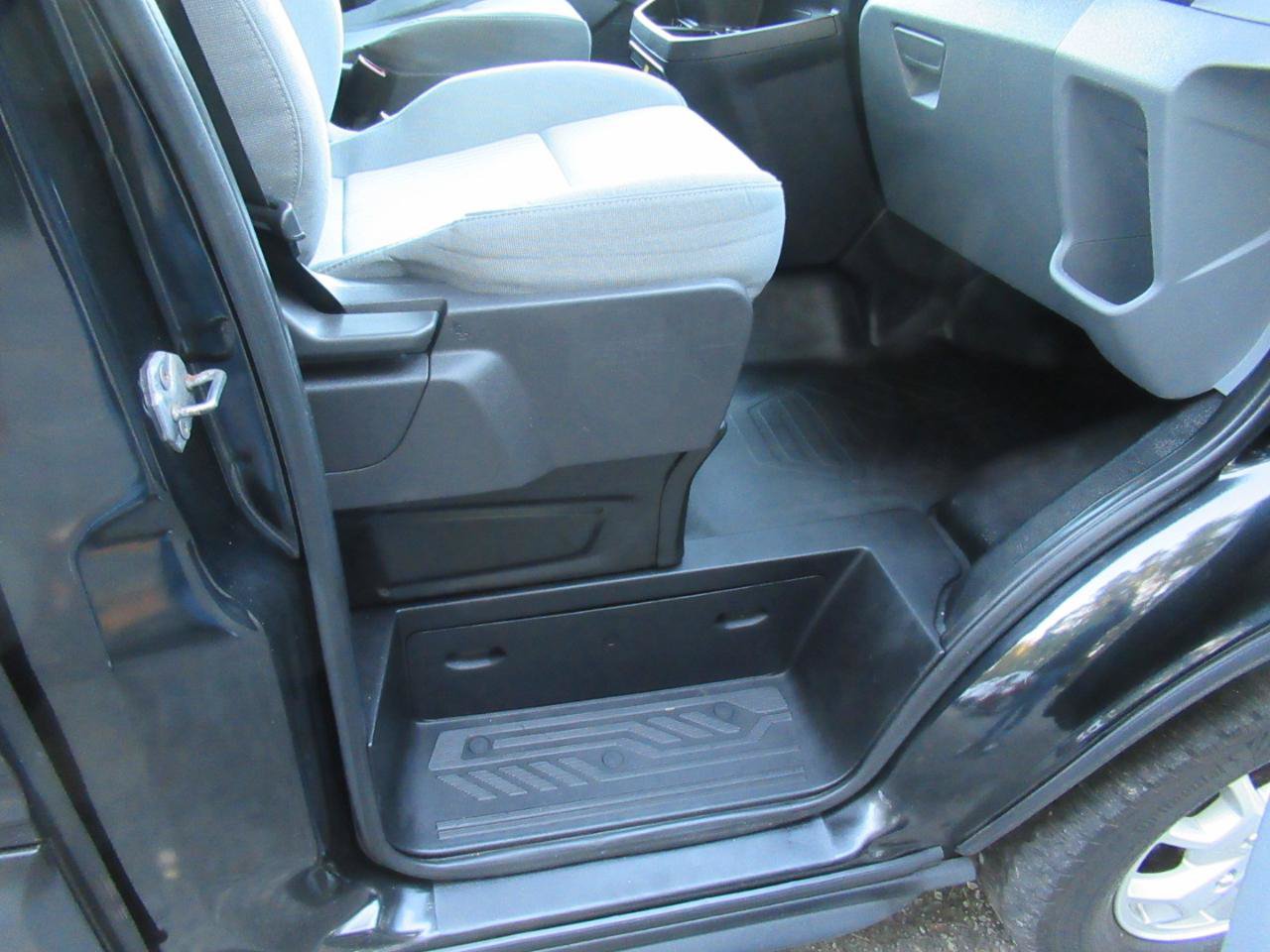 Used 2015 Ford Transit 250 148 High Roof RWD image 19