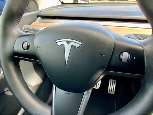 Used 2021 Tesla Model Y Performance image 43