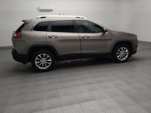 Used 2019 Jeep Cherokee Latitude w/ Popular Appearance Group image 10