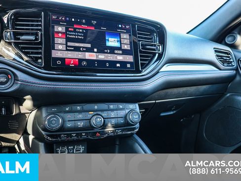 Used 2024 Dodge Durango GT image 37