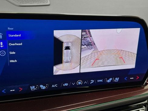 Used 2024 Chevrolet Traverse RS image 15