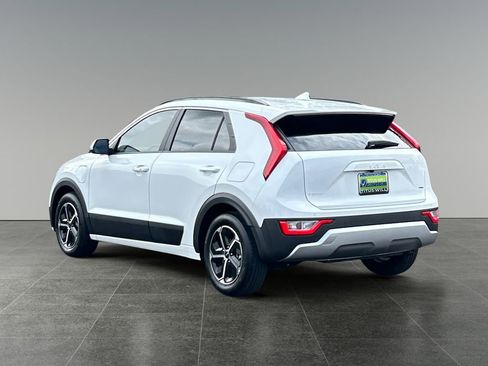 Used 2023 Kia Niro EX FWD image 7