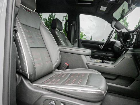 Used 2025 GMC Sierra 2500 AT4X w/ AT4X AEV Edition AWD/4WD image 33