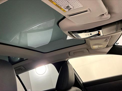 Used 2023 Lexus RZ 450e Premium image 13