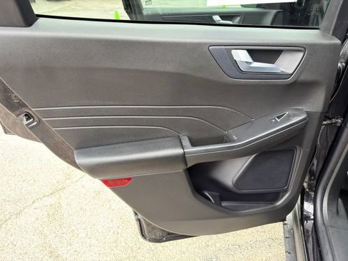 Used 2024 Ford Escape ST-Line w/ Tech Pack #1 FWD image 17