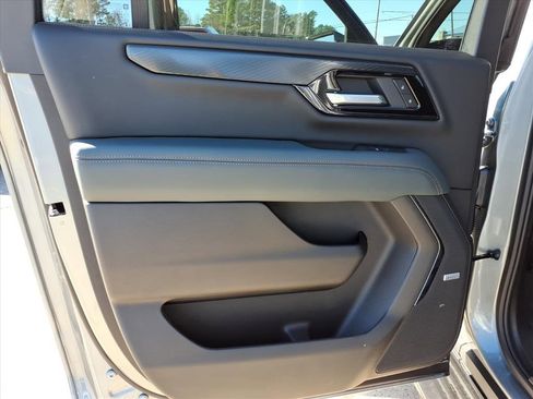 New 2026 GMC Yukon XL AT4 image 17