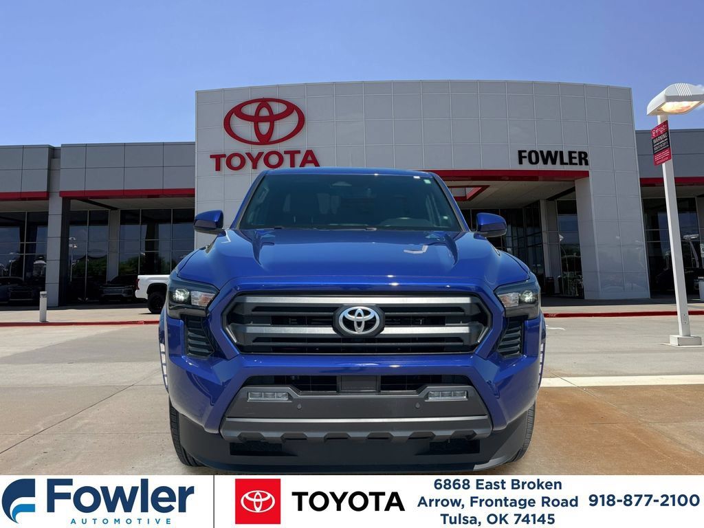 Certified 2025 Toyota Tacoma SR5 w/ SR5 Upgrade Package AWD/4WD image 8