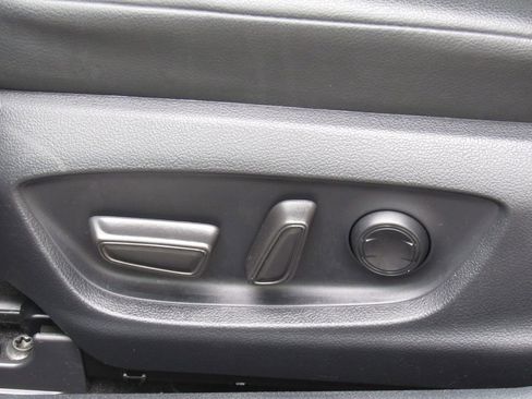 Used 2024 Toyota Camry SE FWD image 12