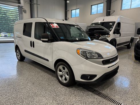 Used 2022 RAM ProMaster City Wagon w/ Lights & Wheels Group FWD image 3