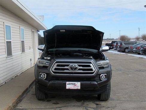 Used 2020 Toyota Tacoma Limited image 6