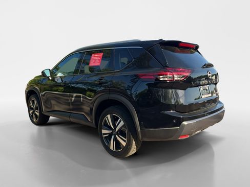 Certified 2026 Nissan Rogue SL AWD/4WD image 3