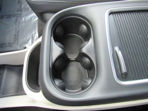 Used 2024 Chrysler Pacifica Touring-L image 54