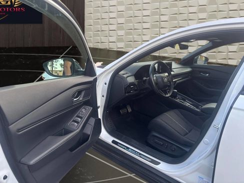 Used 2024 Honda Accord Sport image 9