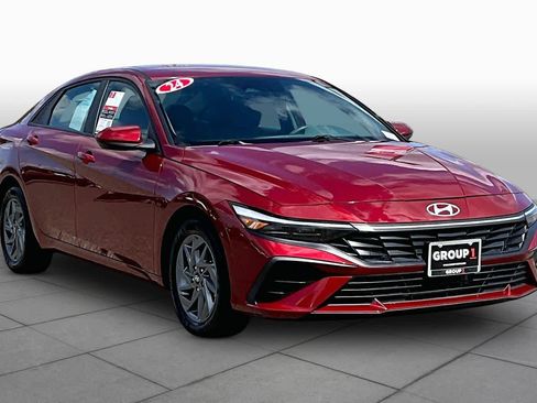 Used 2024 Hyundai Elantra Blue FWD image 2