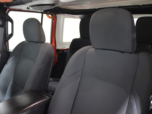 Used 2019 Jeep Wrangler Unlimited Sport S image 5