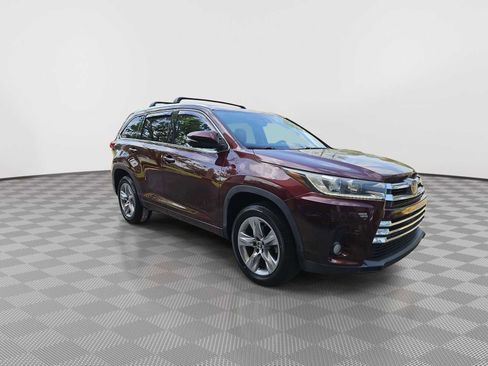 Used 2018 Toyota Highlander Limited FWD image 3