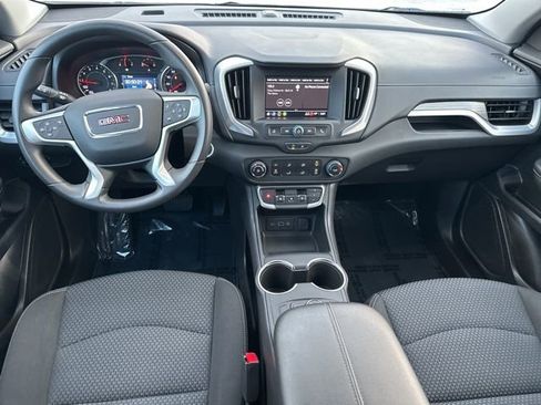 Used 2024 GMC Terrain SLE image 17