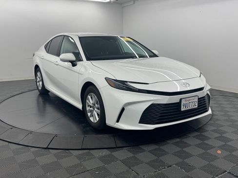 Used 2026 Toyota Camry LE FWD image 4