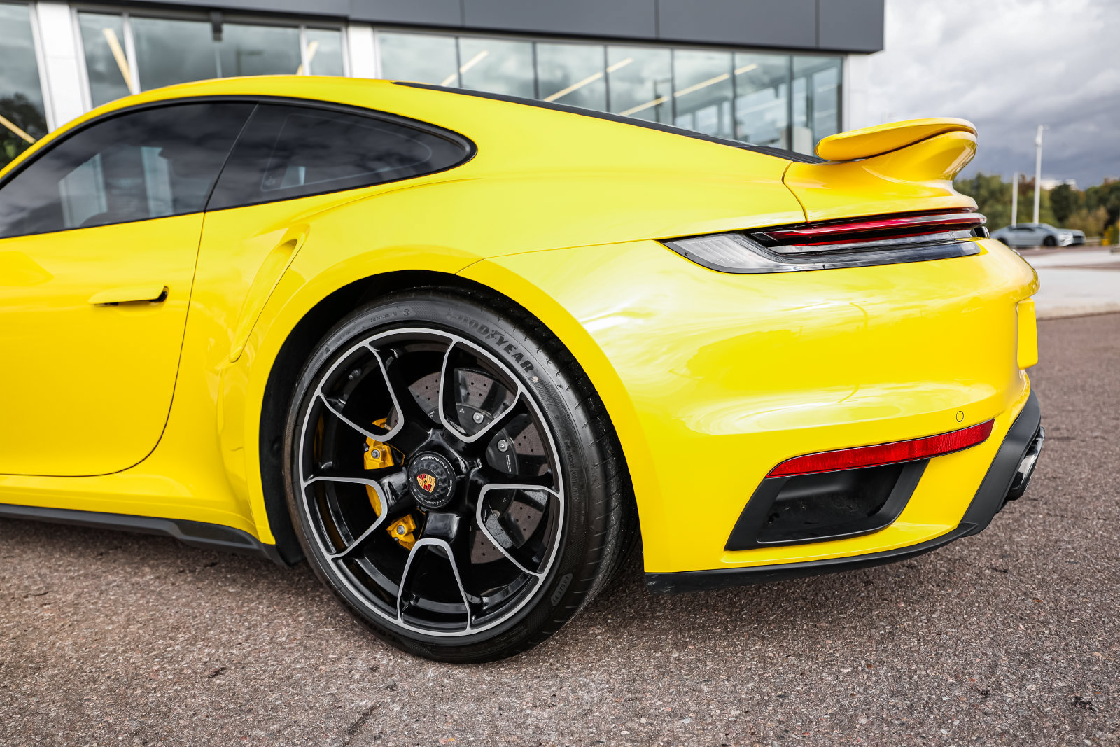 Used 2022 Porsche 911 Turbo S AWD/4WD image 9