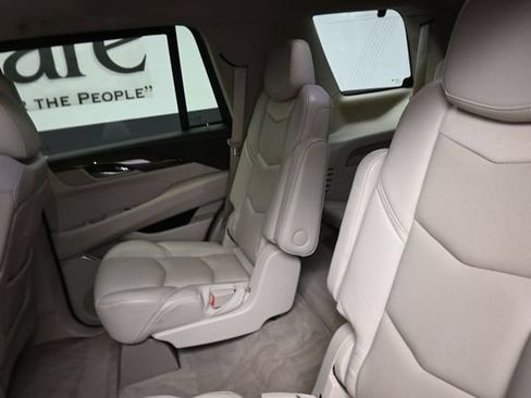 Used 2020 Cadillac Escalade Luxury AWD/4WD image 21