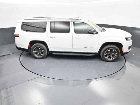 Used 2023 Jeep Wagoneer L Series III w/ Preferred Equipment Group image 36