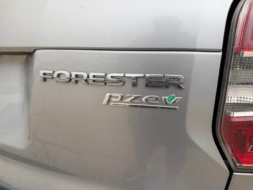 Used 2014 Subaru Forester 2.5i AWD/4WD image 15