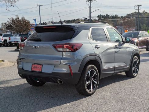 Used 2023 Chevrolet TrailBlazer RS w/ Sun and Liftgate Package image 8