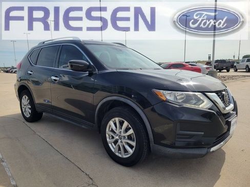 Used 2019 Nissan Rogue SV image 3