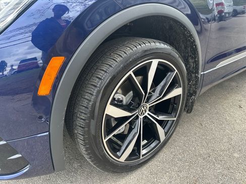 Certified 2022 Volkswagen Tiguan SEL R-Line AWD/4WD image 2