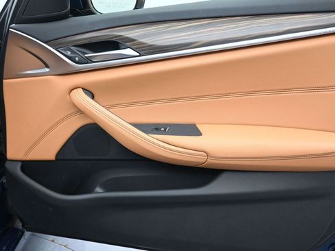 Used 2022 BMW 530i xDrive w/ Convenience Package image 16