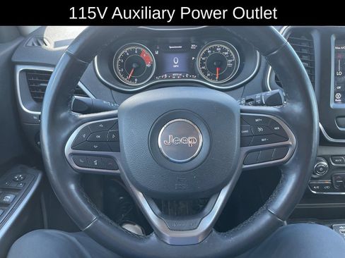 Used 2021 Jeep Cherokee Latitude Lux w/ Comfort/Convenience Group AWD/4WD image 16