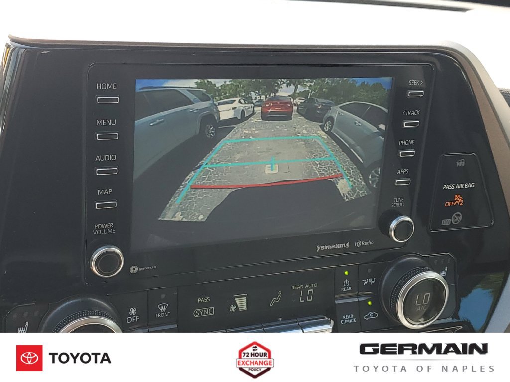 Used 2022 Toyota Highlander XLE AWD/4WD image 28