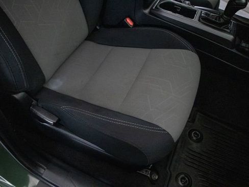 Used 2021 Toyota Tacoma TRD Off-Road w/ Technology Package image 18