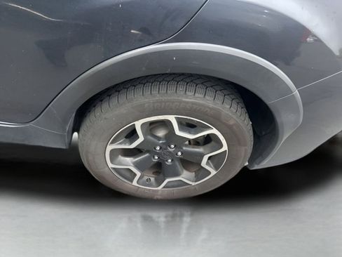 Used 2015 Subaru Crosstrek 2.0i Premium image 9