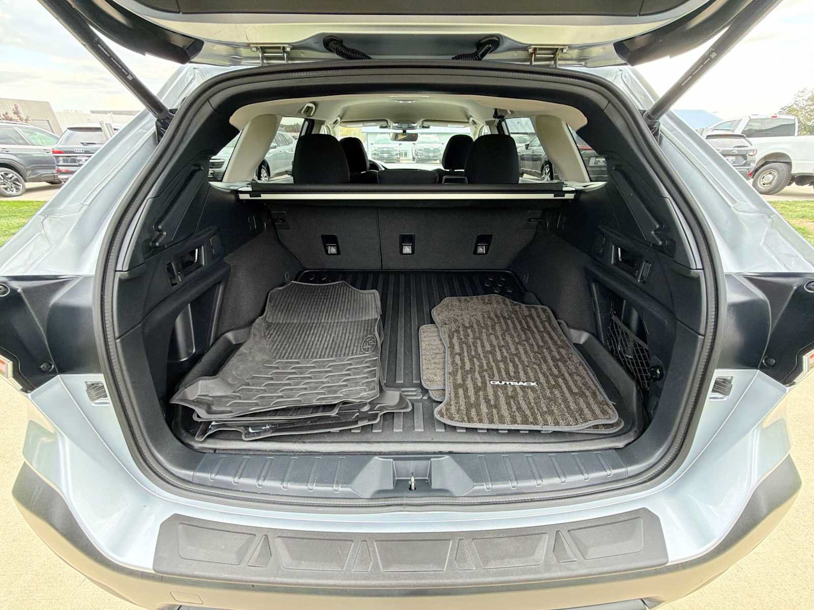 Used 2024 Subaru Outback Premium AWD/4WD image 27