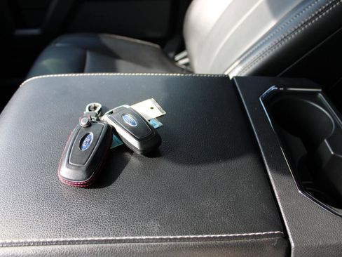 Used 2021 Ford F350 Lariat AWD/4WD image 25