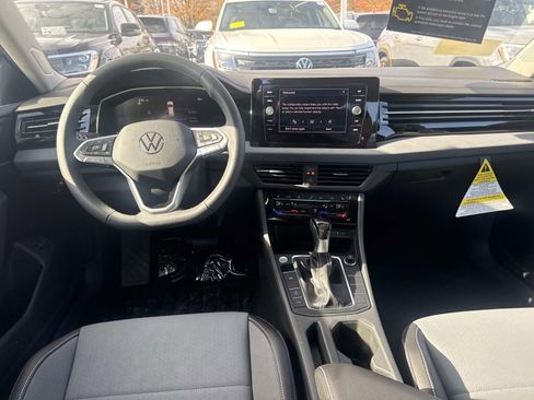 New 2026 Volkswagen Jetta SE image 6