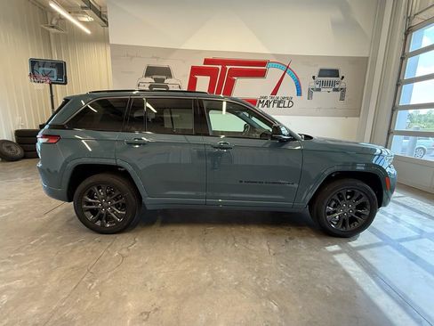 New 2026 Jeep Grand Cherokee Limited AWD/4WD image 3