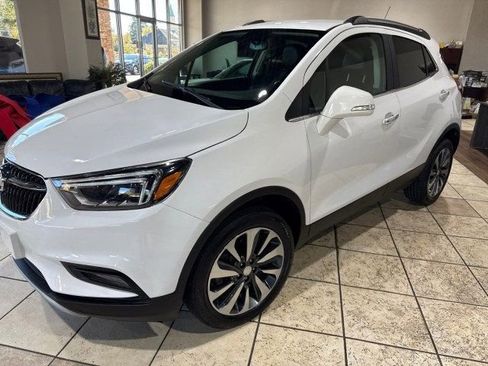 Used 2020 Buick Encore Essence image 3