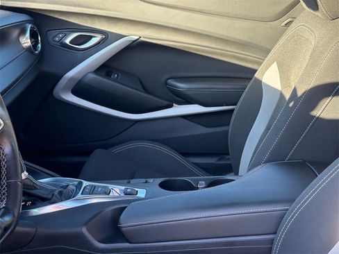 Used 2020 Chevrolet Camaro LT image 10